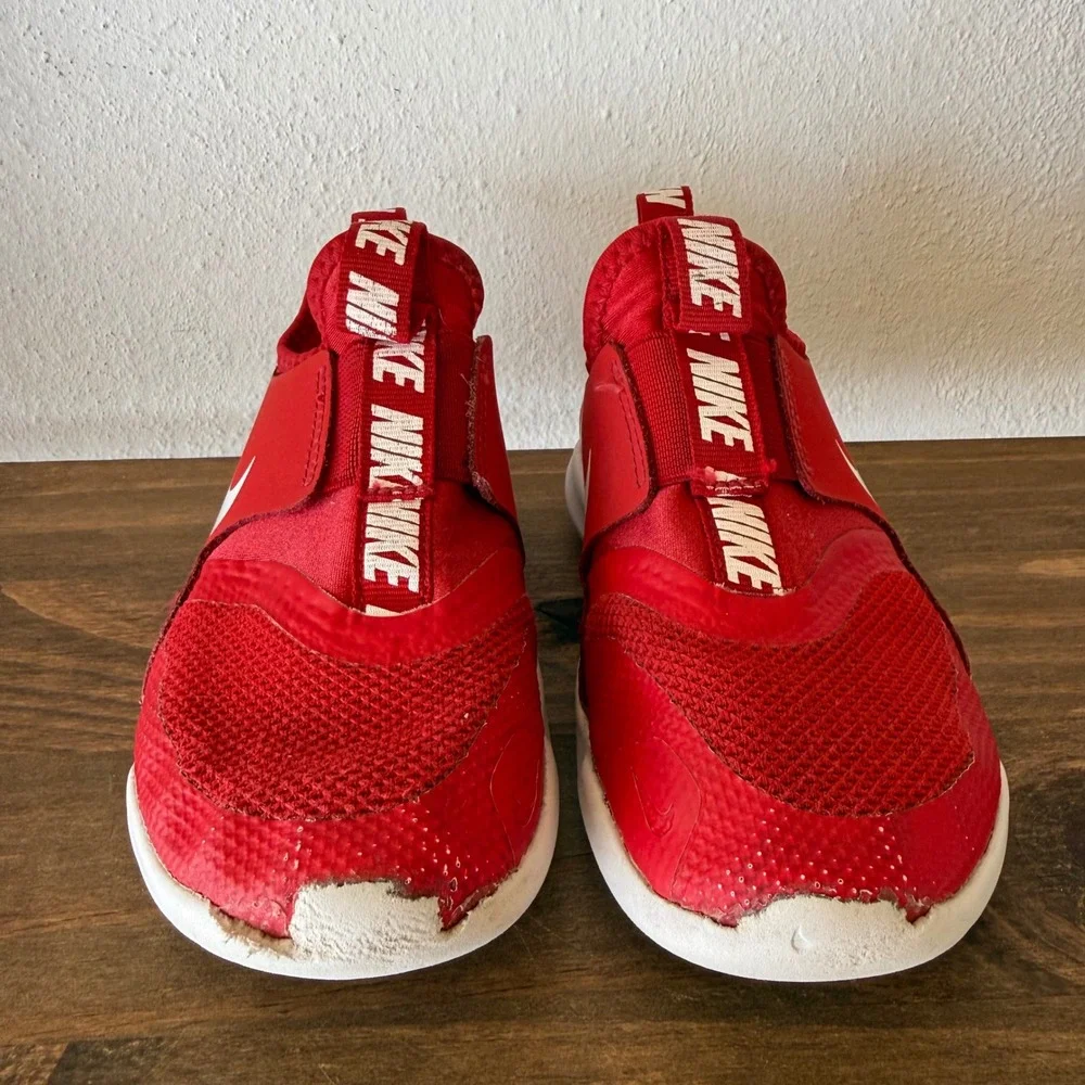 Nike Kids 2PC Sneaker Bundle Flex Runner Red Star Runner 3 Black Flame 12C